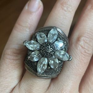 STUNNING Antique Silver Crystal Flower Ring Size 6